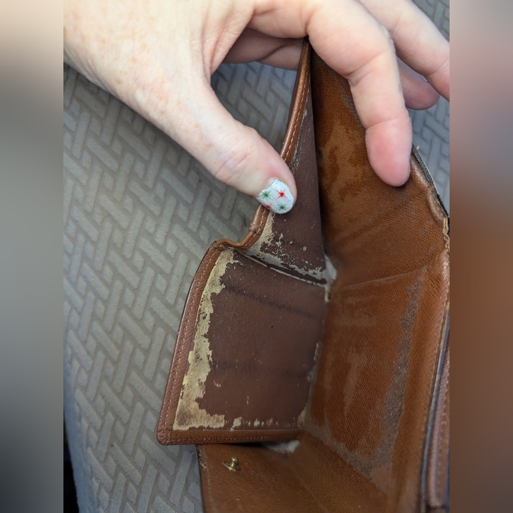 Louis Vuitton Compact Monogram Wallet - Picture 11 of 12
